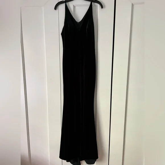 Betsy & Adam | Dresses | Betsy Adam Vneck Velvet Gown Hunter Green Size 4 | Poshmark Betsy & Adam | Dresses | Betsy Adam Vneck Velvet Gown Hunter Green Size 4 | Poshmark